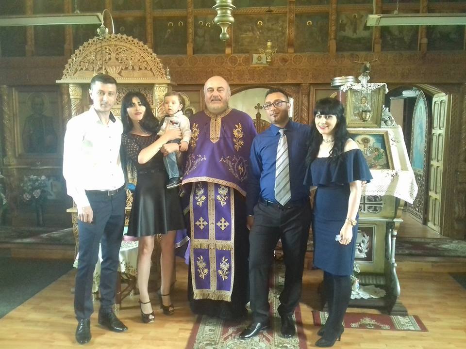 Botez Eduard Gabriel.Bunul Dumnezeu să aibă grijă de tine cât şi de familia ta !